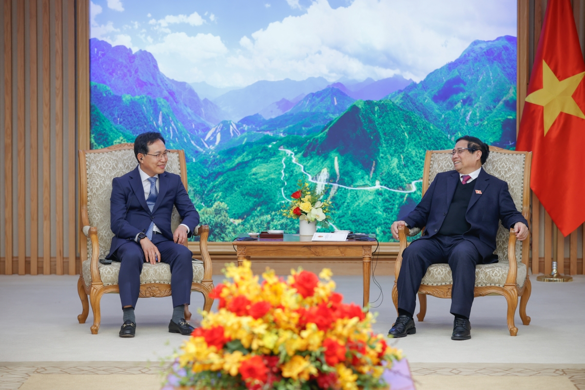 PM Chinh meets Samsung Vietnam executives, urges deeper investment